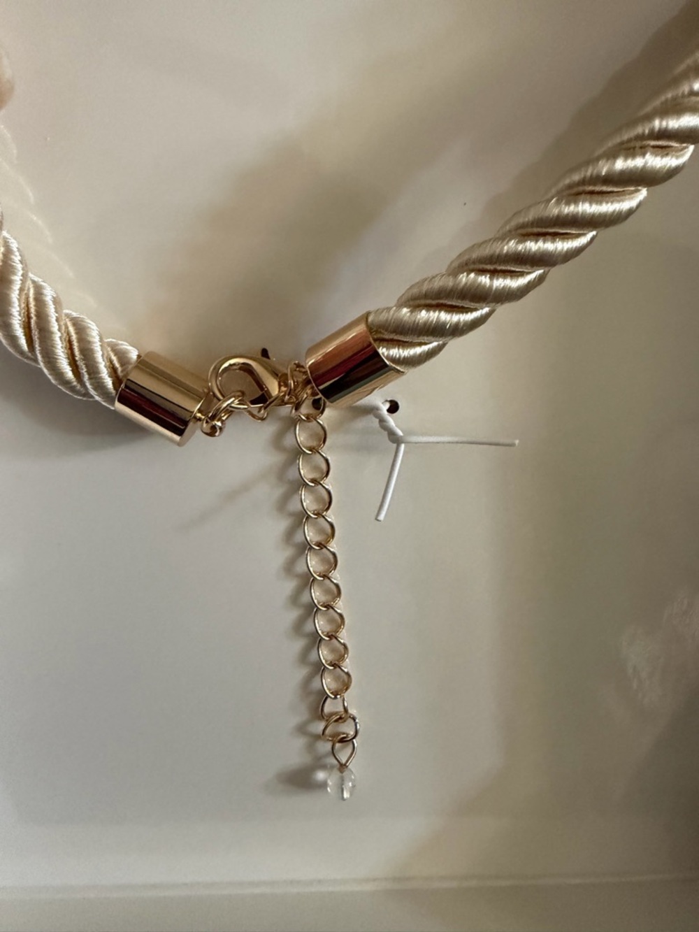 House of Harlow 1960 Gold Sculpted Shell Pendant Rope Necklace NWT NIB - Picture 6 of 6